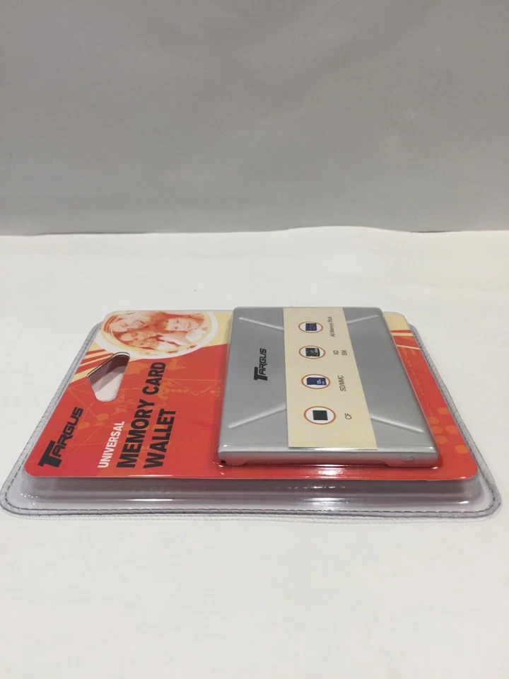 New Targus Universal Digital Memory Card Wallet TG-UMW Aluminum - Image 3 of 3