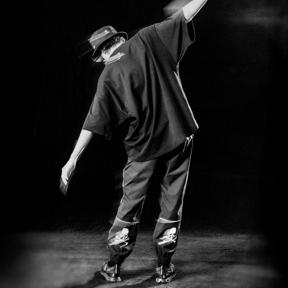 New Era x mastermind WORLD Oversized Piping Track Pants New Era x mastermind WORLD Oversized Piping Track Pants