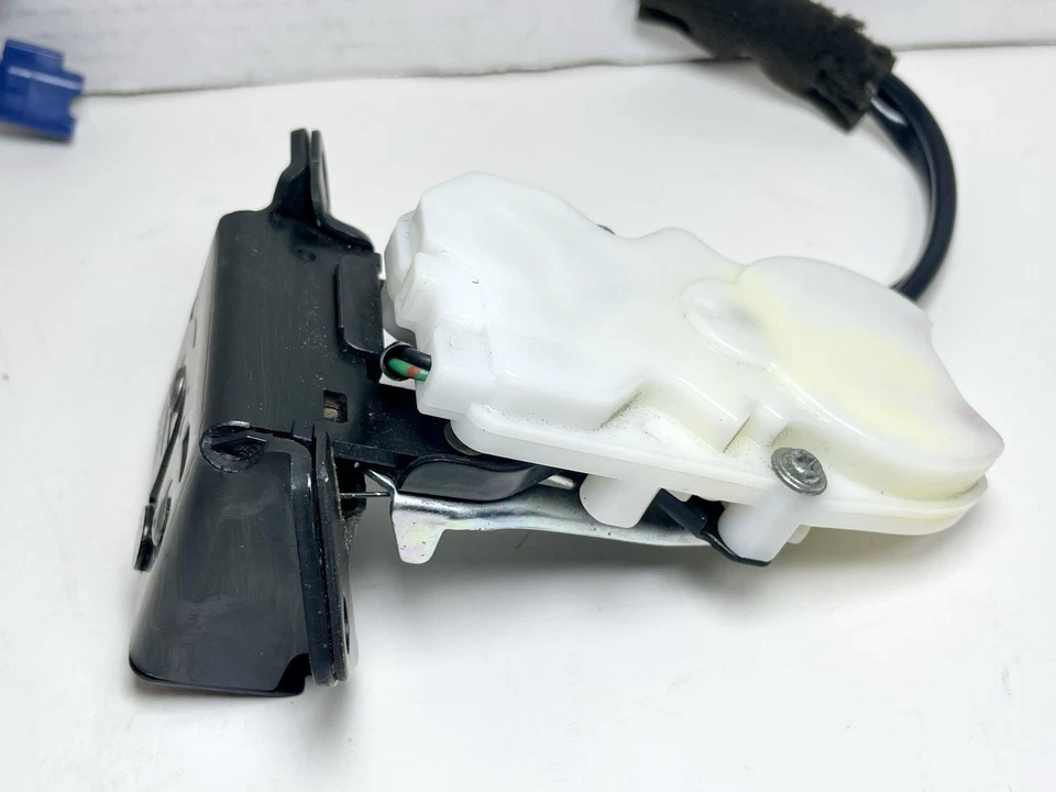 Actuador de bloqueo de puerta trasera Scion XB 2004-2006 pestillo de puerta levadiza trasera OEM Foto 2 de 3