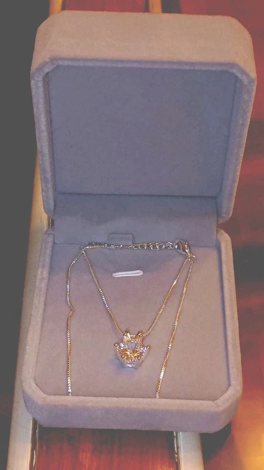 Collana Punto Luce - Immagine 2 di 4