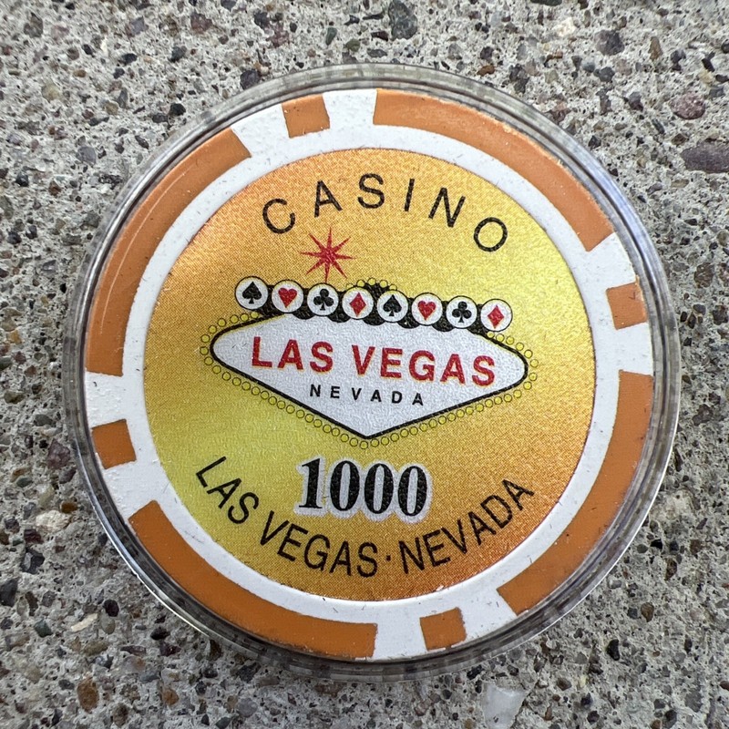 (1)  1000 Las Vegas Nevada casino poker Chip gold colored