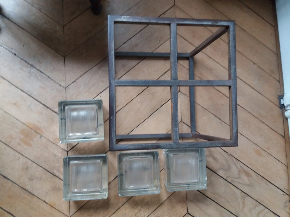 Table d'appoint/ Bout de canapé en fer et cubes de verre de Saint Gobain - Photo 4/4