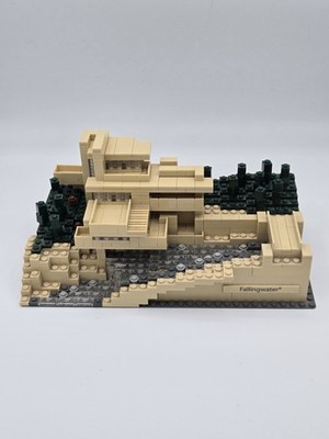 LEGO ARCHITECTURE: Falling Water (21005)  99% complete! *READ