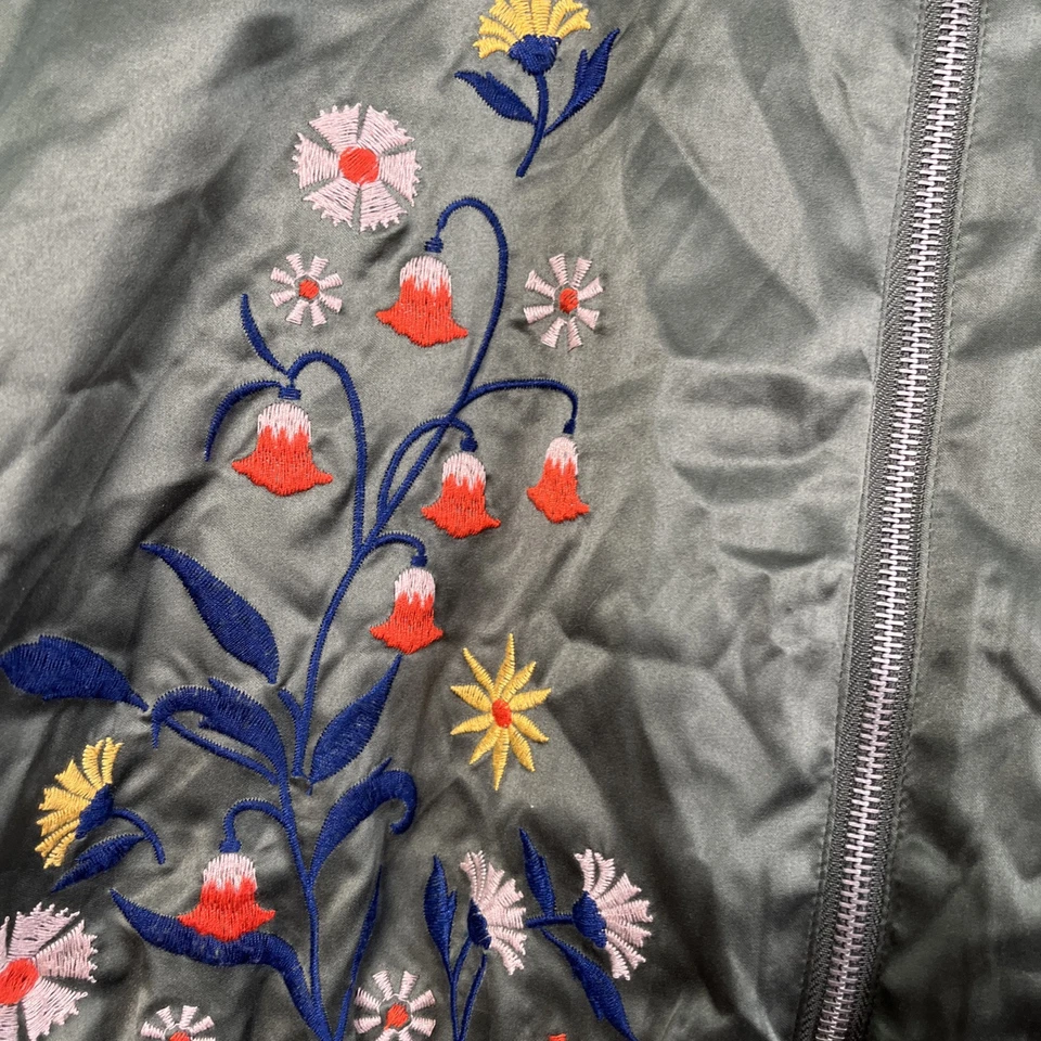 Jaqueta bordada floral Xhilaration verde oliva M Boho Prairie Hippie Y2K - Imagem 3 de 4