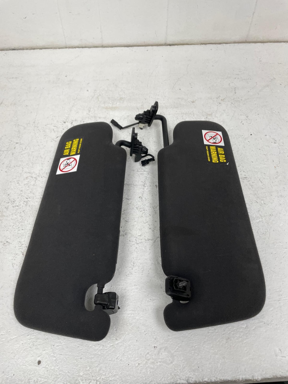 2017-2024 MASERATI LEVANTE SUN VISOR SET LEFT & RIGHT BLACK SUEDE RH OEM