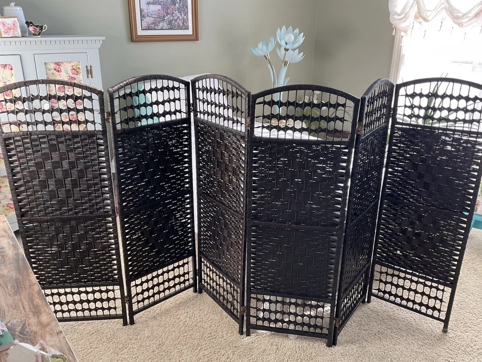 1970s Vintage 47” Rattan Wicker 6 Panel Boho Chic Mid Century Room Divider - Image 4 of 4