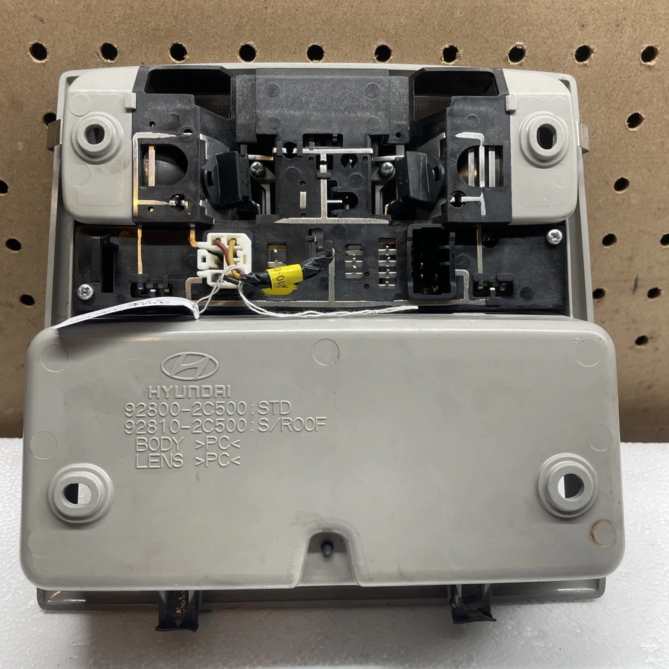 2003-2008 Hyundai Tiburon OEM dome light overhead console 03 04 05 06 07 08 - Image 3 of 4