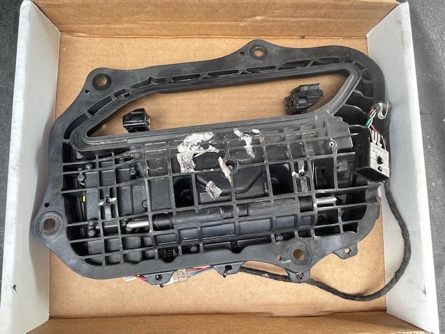 💥💥 TESLA MODEL S  2012-2020 DOOR HANDLE ASSEMBLY FRONT LEFT HAND  1135718-S0-A - Image 2 of 2