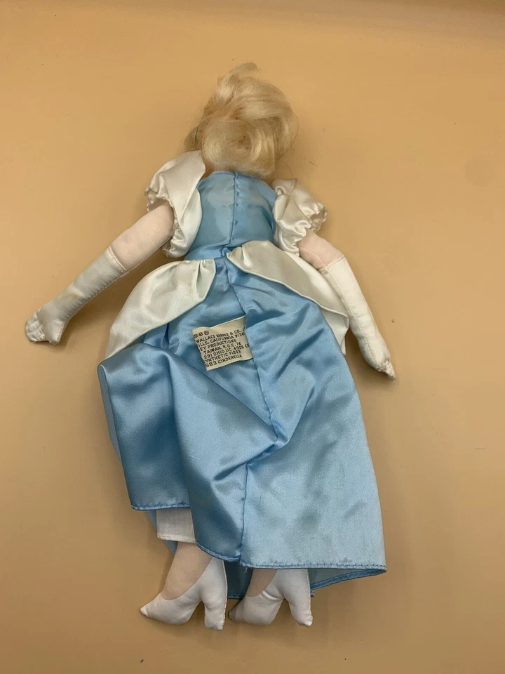 Muñeca Cenicienta Rara Princesa Disney Cabeza de Goma Aplausos De Colección Foto 2 de 3