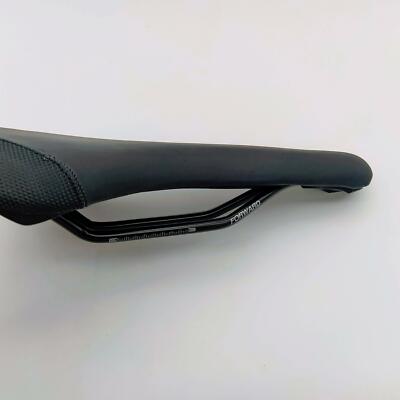 Selle De Vélo Giant Contact Avant - 260 X 135 Mm Noir/rouge (neuve, Sans Emballage)