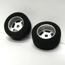 H R Racing HR1209 Fish Foam Rubber Tire w/ Wheel 1/8 Axle 2 1:24 Slot Car