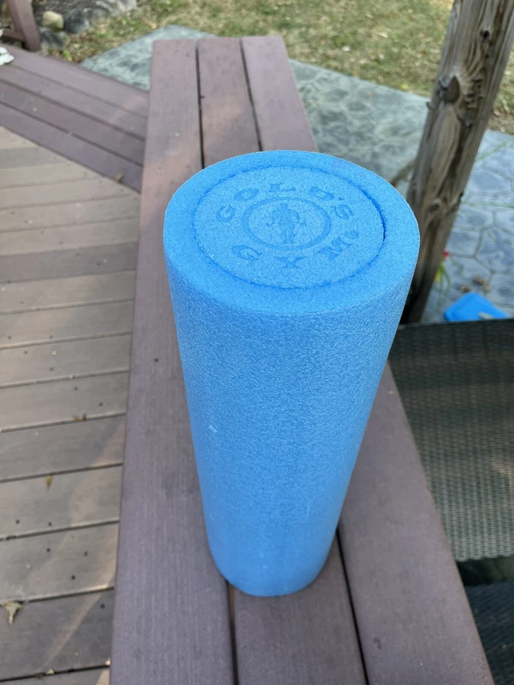 Rollo de espuma azul Gold’s Gym para ejercicio de estiramiento 18 X 6 rodillo de alivio de espalda de masaje Foto 2 de 4