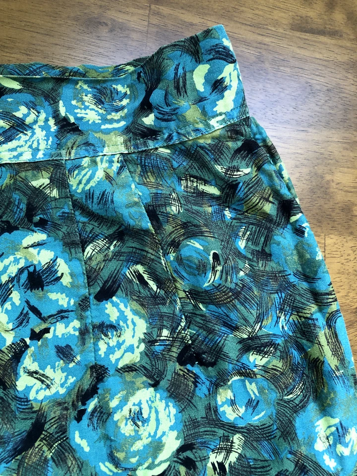 Pantalones Cortos Vintage Años 60 Verde Floral Hecho a Mano Cintura Alta Estilo Rockabilly Foto 2 de 4