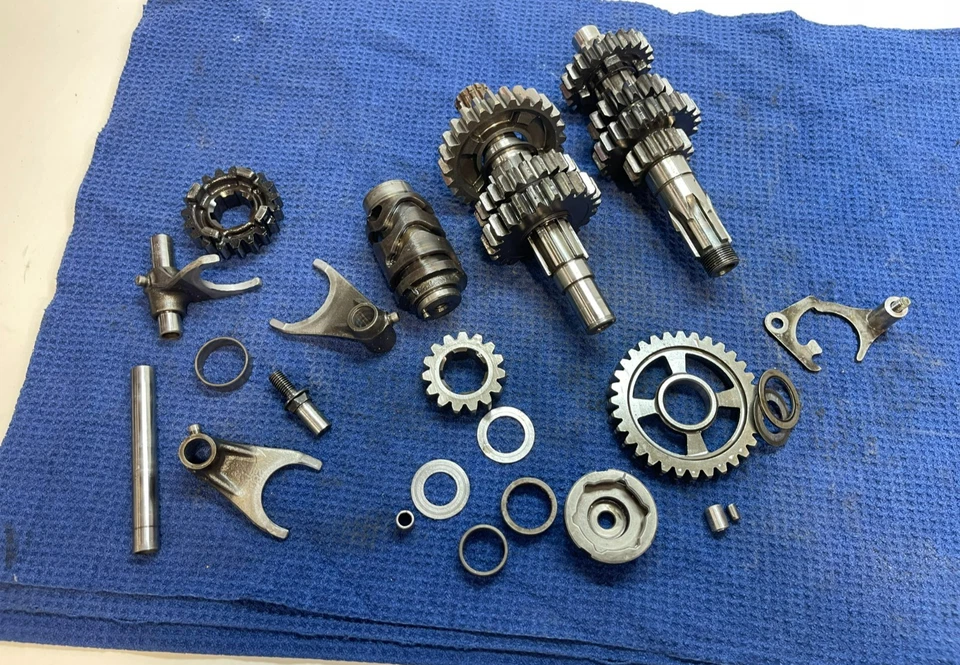 1997 Suzuki RMX 250 RMX250 OEM SUZUKI Transmission Trans 24121-05D02 1989-1998 - Image 2 of 4