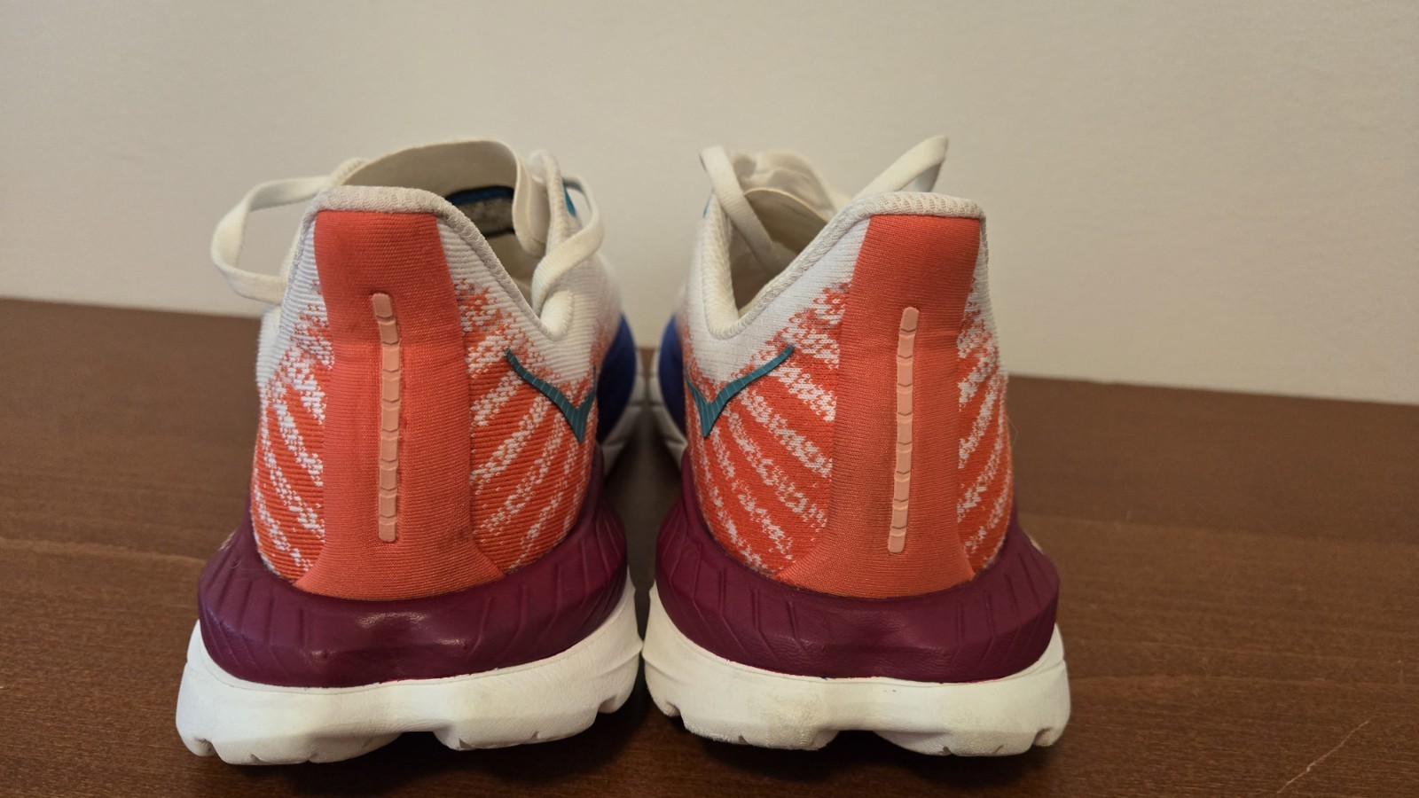 HOKA One Mach 5 White Multicolor Running Shoes Womens SZ 7.5 B NICE!  thumbnail 4