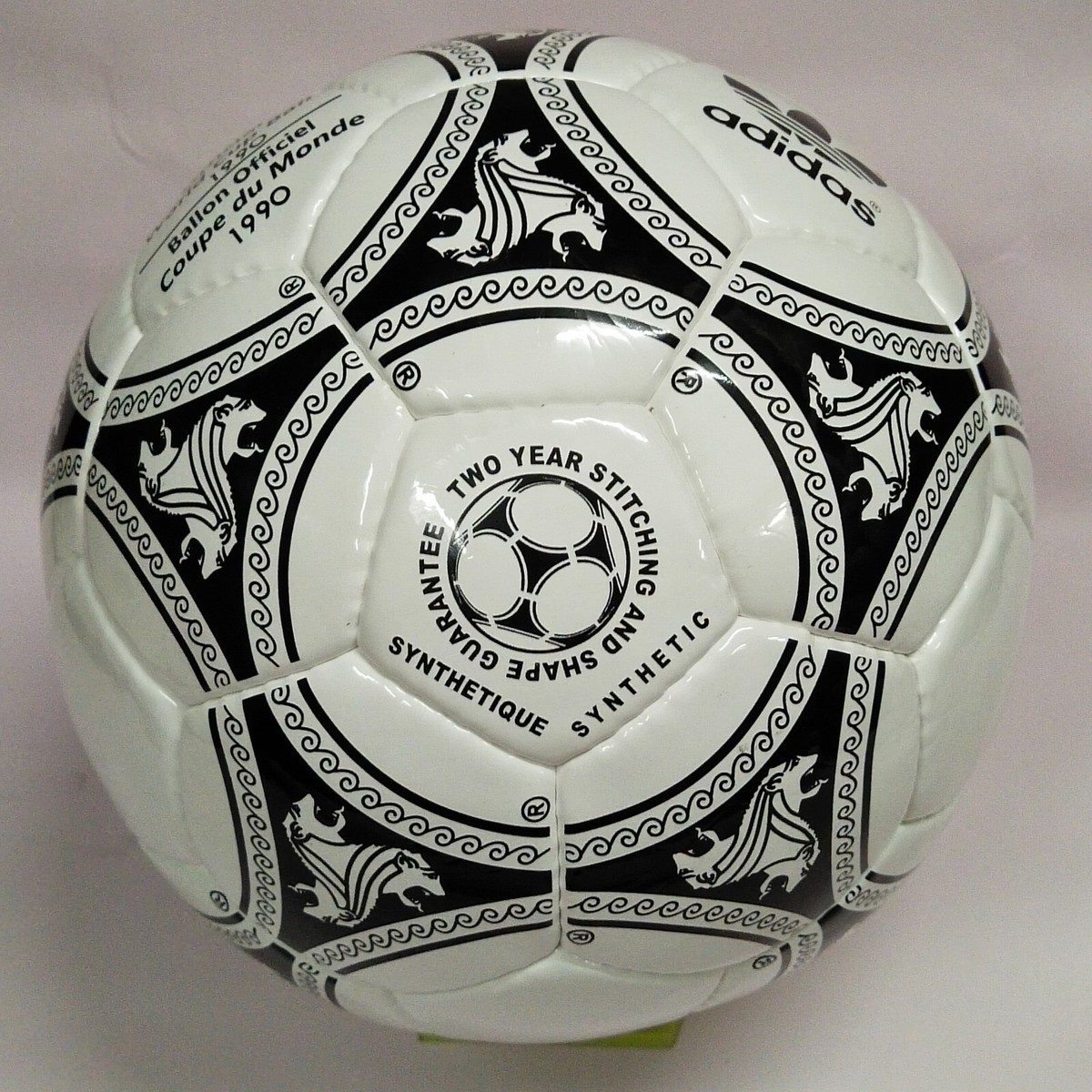 Adidas Etrvsco Unico 1990 FIFA World Cup Vintage Soccer Ball