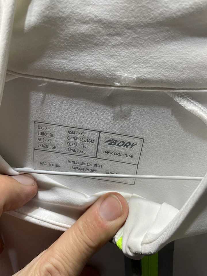 New Balance Lightweight water wind resistant XL Reflective Jacket - Image 3 of 4