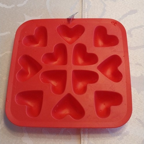IKEA NWT Set of 2 Silicone Heart Trays Red Dessert Candy Ice Cubes Soaps Crafts - Picture 5 of 7