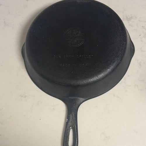 Vintage Griswold 10.5 " Cast Iron Skillet. made in the U.S.A. Rare Collectible