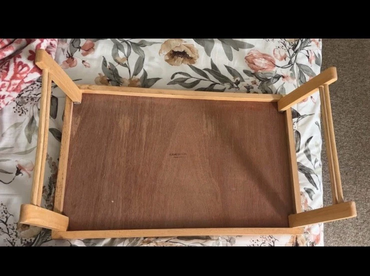 "Ganadora bandeja de cama de madera natural y blanca Stockton estación de trabajo de desayuno 22""x14""x2" Foto 3 de 4