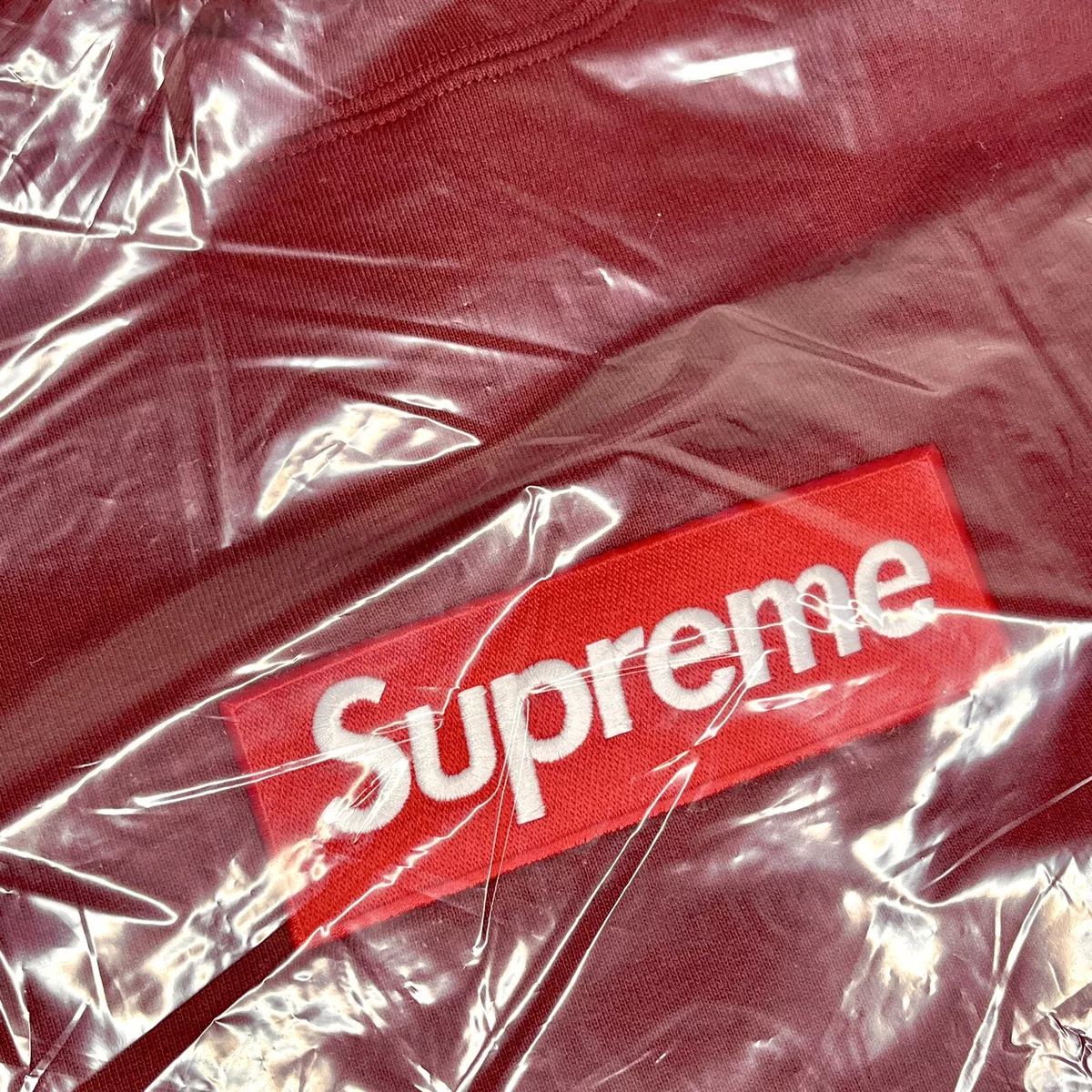 Supreme Box Logo Crewneck Sweatshirt Cardinal Size Medium FW22 - New with Tags
