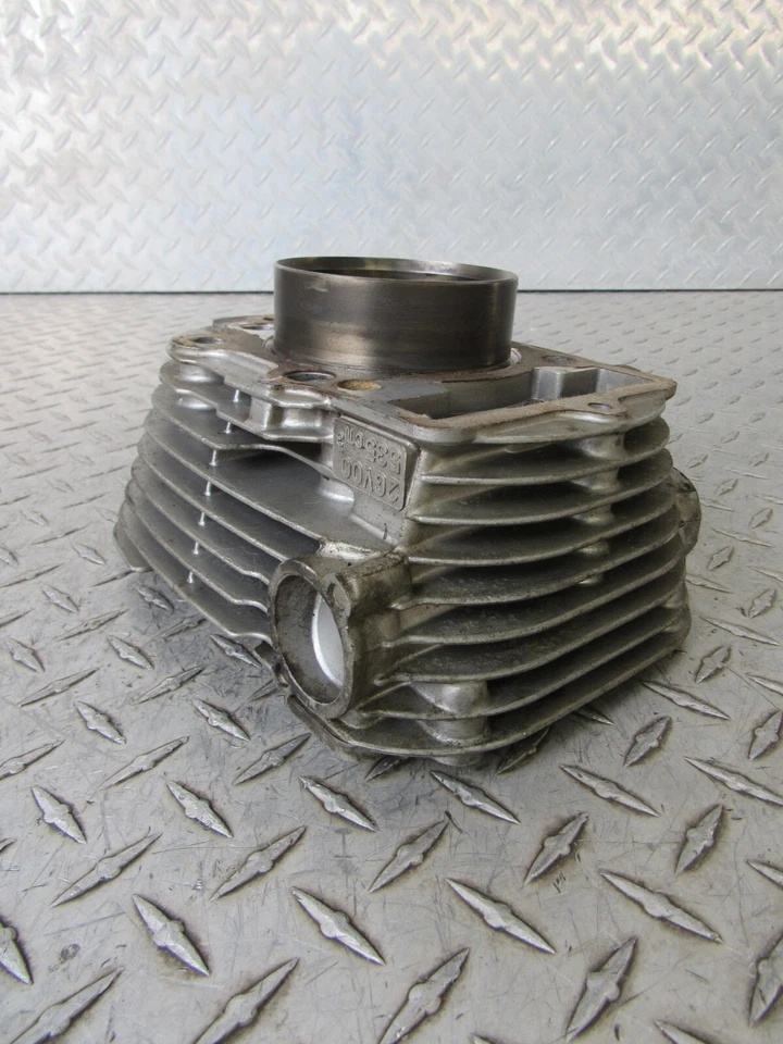 1995 95 YAMAHA XV535 XV 535 VIRAGO REAR ENGINE CYLINDER JUG - Image 3 of 4