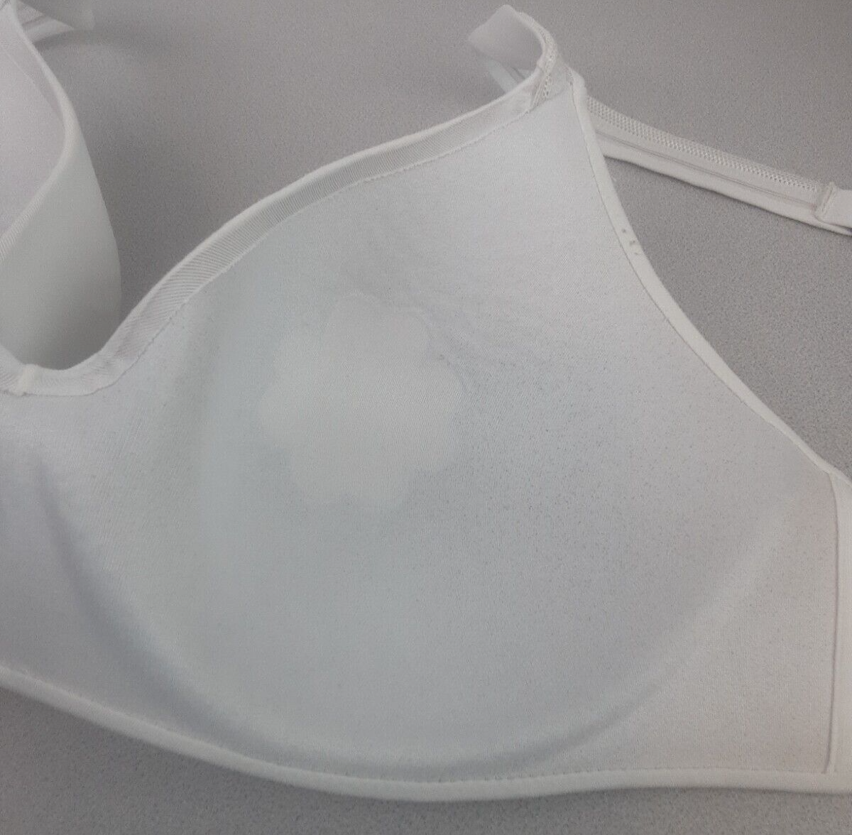 Hanes HU03/HP03 White Nylon Wire Free TShirt Bra Size 36 C (21) eBay