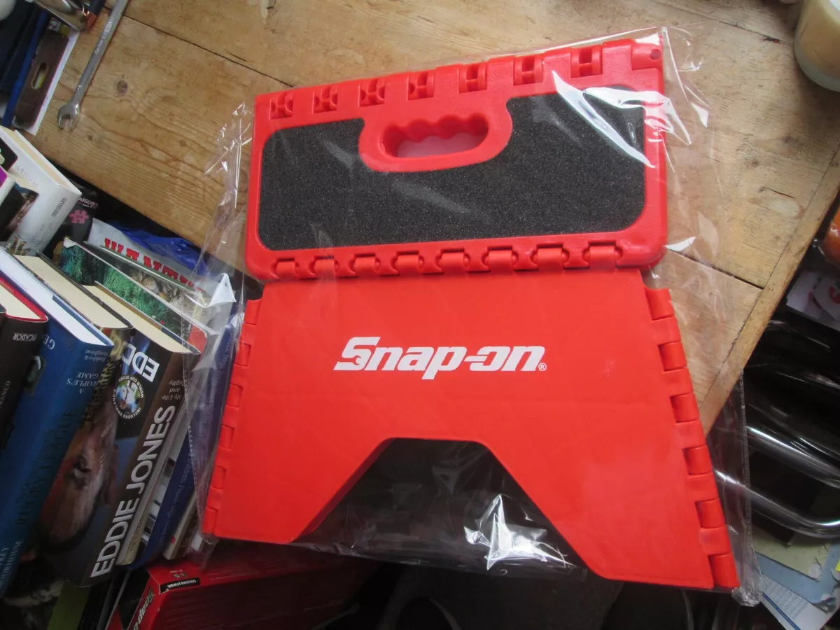 snap on classic red paddock style folding step stool premium new and sealed