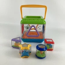Fisher Price Peek A Blocks Shape Sorter Activity Cube Baby Toy Vintage 2003
