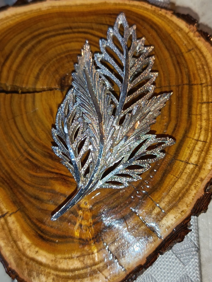 Vintage Brooch Textured lazer Cut Silver Tone LEAF Number 285 Design Pretty. View 4