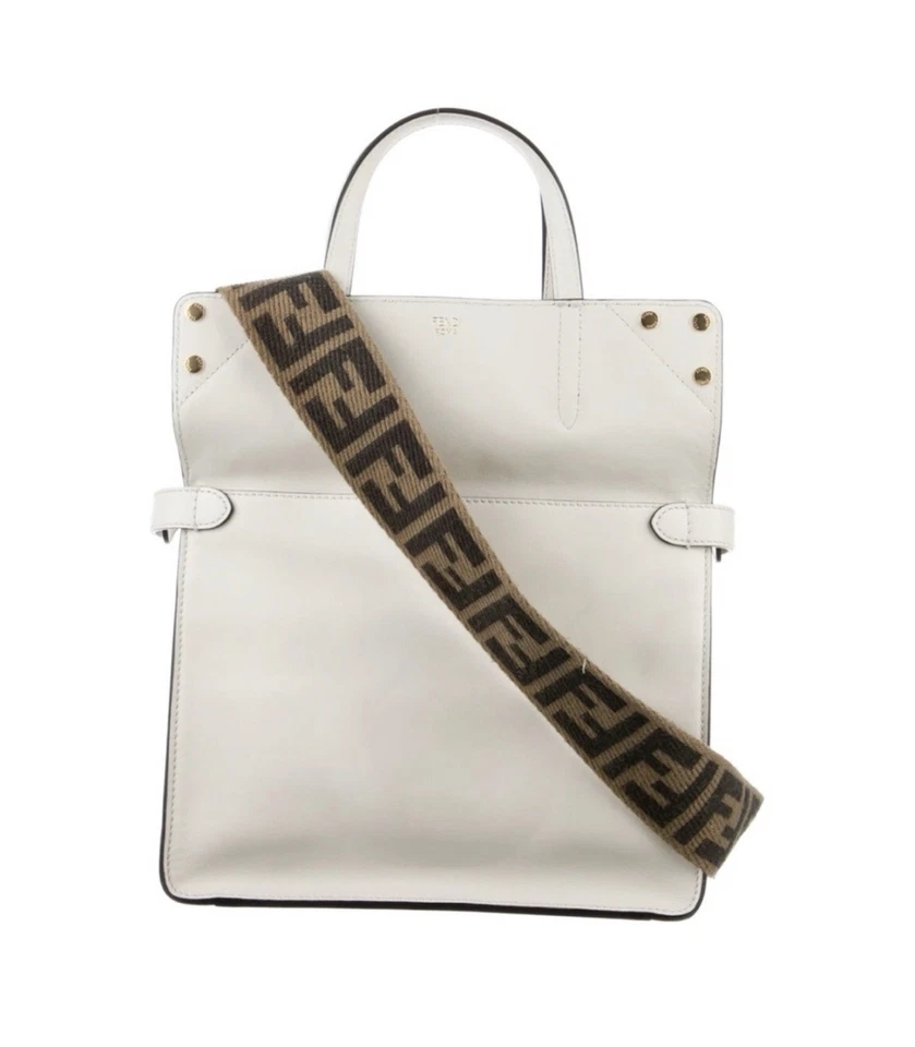 Bolso abatible Fendi Grace. Blanco con oro ¡Excelente estado usado! Dos correas Foto 2 de 4