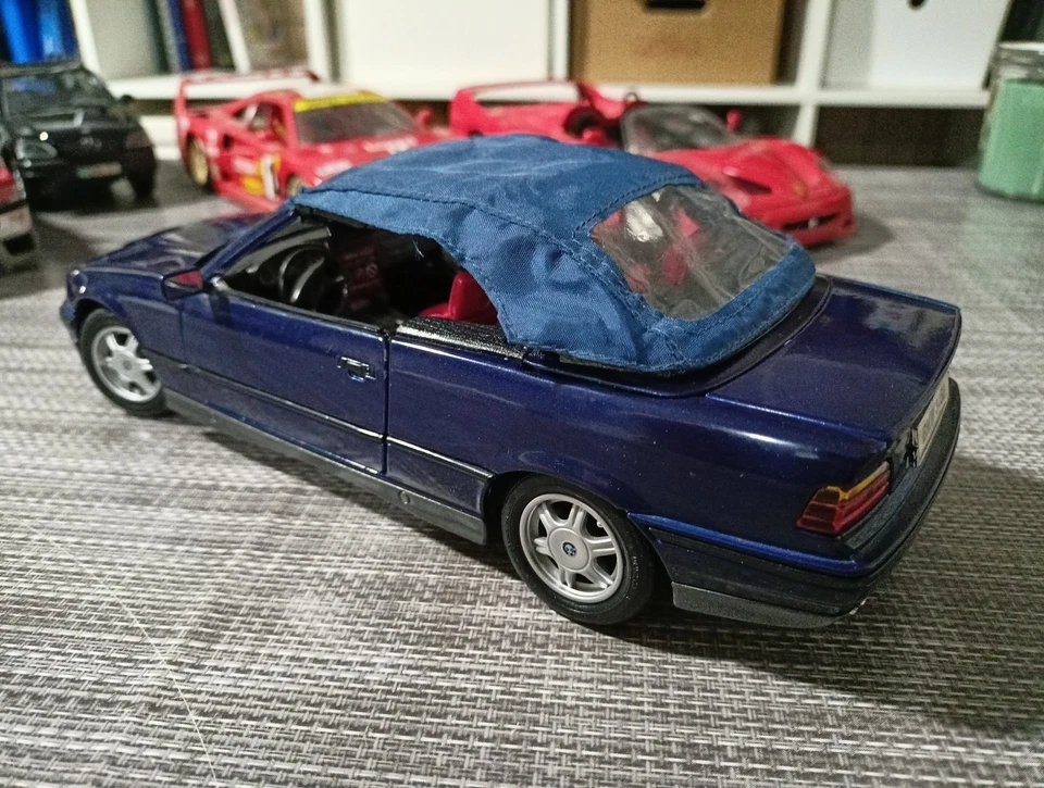 BMW 325i Convertible, blu, Special Edition, Maisto, 1:18 tetto apribile - Immagine 4 di 4