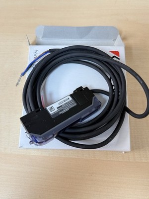 KEYENCE FS-V21RP Lichtleiter, Messverstärker NEU