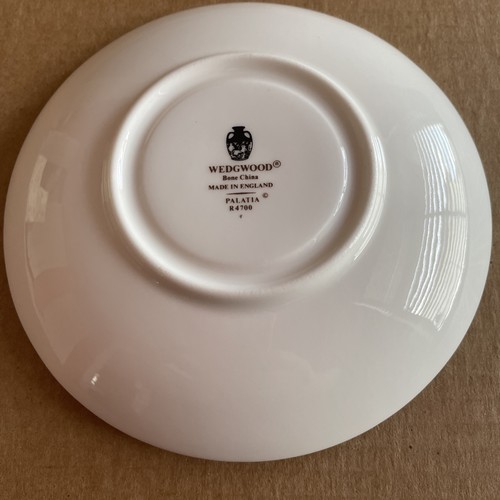 Wedgwood PALATIA Saucer Bone China England R4700 - Picture 2 of 4