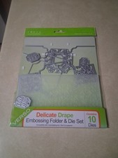 Tonic Studios Verso Delicate Drape Embossing Folder  Die Set.