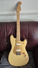 Fender Player Series Duo Sonic Maple Desert Sand Electric Guitar with Soft Case