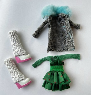 Bratz Doll MGA Clothing Lot Jade Holiday Green Dress Snowkissed Coat Cloe Boots
