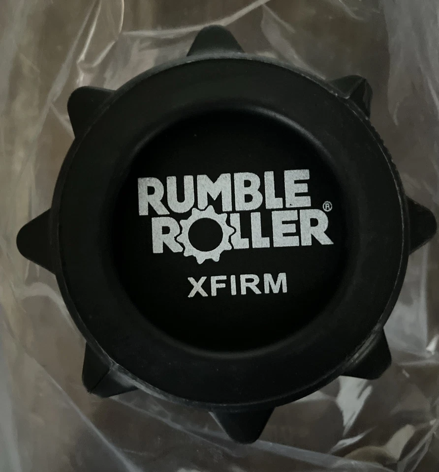 Rodillo de espuma texturizado extra firme compacto RumbleRoller 12" negro Foto 2 de 3