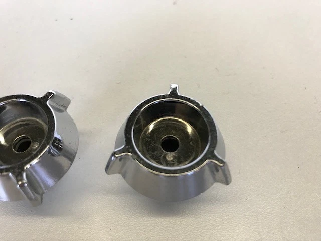 Bases de perilla de radio Ford Mustang 1971-73 - D2AA - originales  Foto 4 de 4