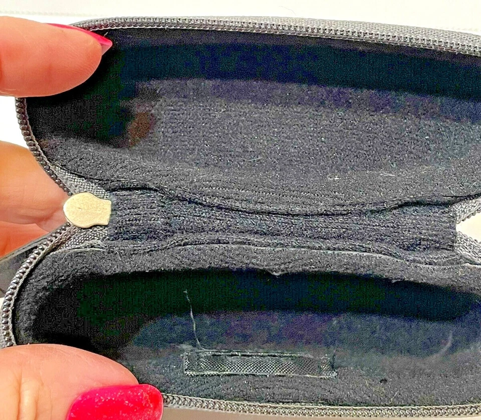 TomTom One Protective Case for GPS Zip Around Storage Gray 4.5  x 3.75 Inches - Image 4 of 4