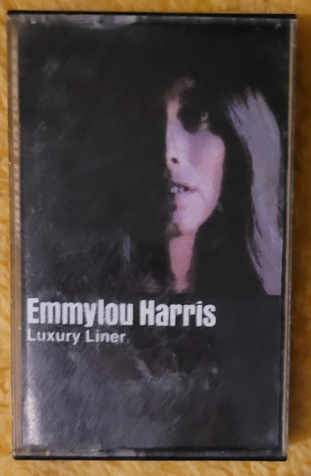 $5 or less Cassette Tapes (Build Your Lot) Ladies of Country Music! Buy 4 get 1 Foto 2 de 4