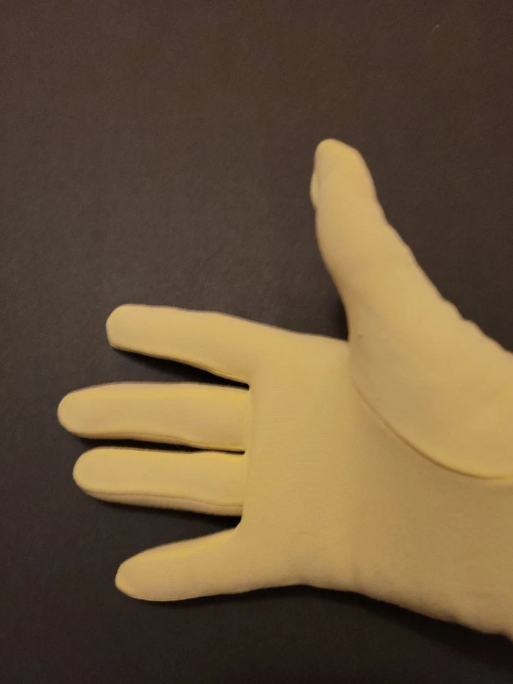 GUANTES DE NAILON AMARILLOS VINTAGE AÑOS 60 Talla 6-6 1/2-7 Longitud de muñeca NUEVOS SIN ETIQUETAS AWNES Foto 3 de 4