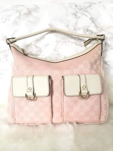 con la gucci bag
