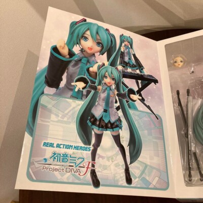 Project DIVA F Hatsune Miku EXPRESS Figure 1/6 REAL ACTION HEROES
