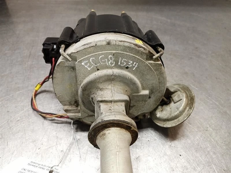 Distributor from 1977 Chevrolet Blazer 5.7L 8835150 - Image 3 of 4