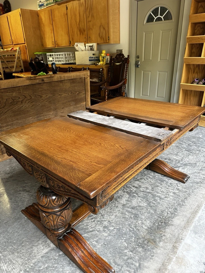 Antigua mesa de comedor europea tallada a mano - Rara Foto 4 de 4