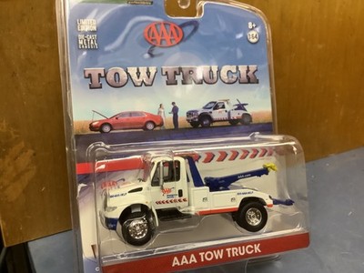 AAA limited promo 2014  International durastar 4400 tow 1/64 wrecker Greenlight