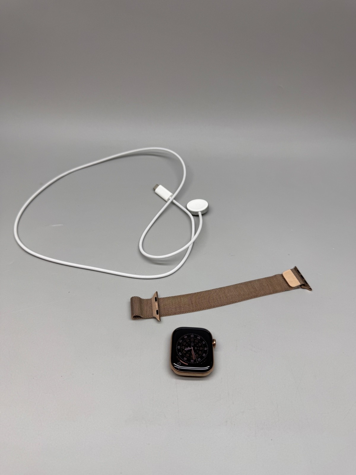 Apple Watch Series 10 42mm GPS+Cellular B: 100% WTY Milanese Gold Titanium 2024