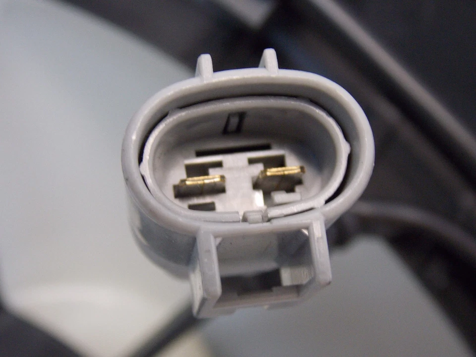 Nuevo conjunto de ventilador condensador de radiador para Scion tC 2005-2010 2,4 L Foto 4 de 4