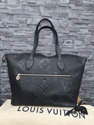 NEU! Louis Vuitton Schultertasche Travel Bag Monogram Empreinte Leder Schwarz